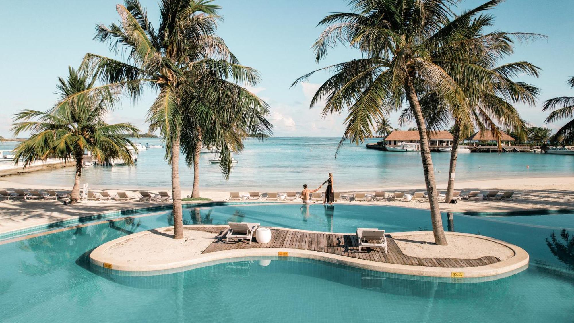 Kandooma Maldives: Kids Stay, Eat & Dive Free