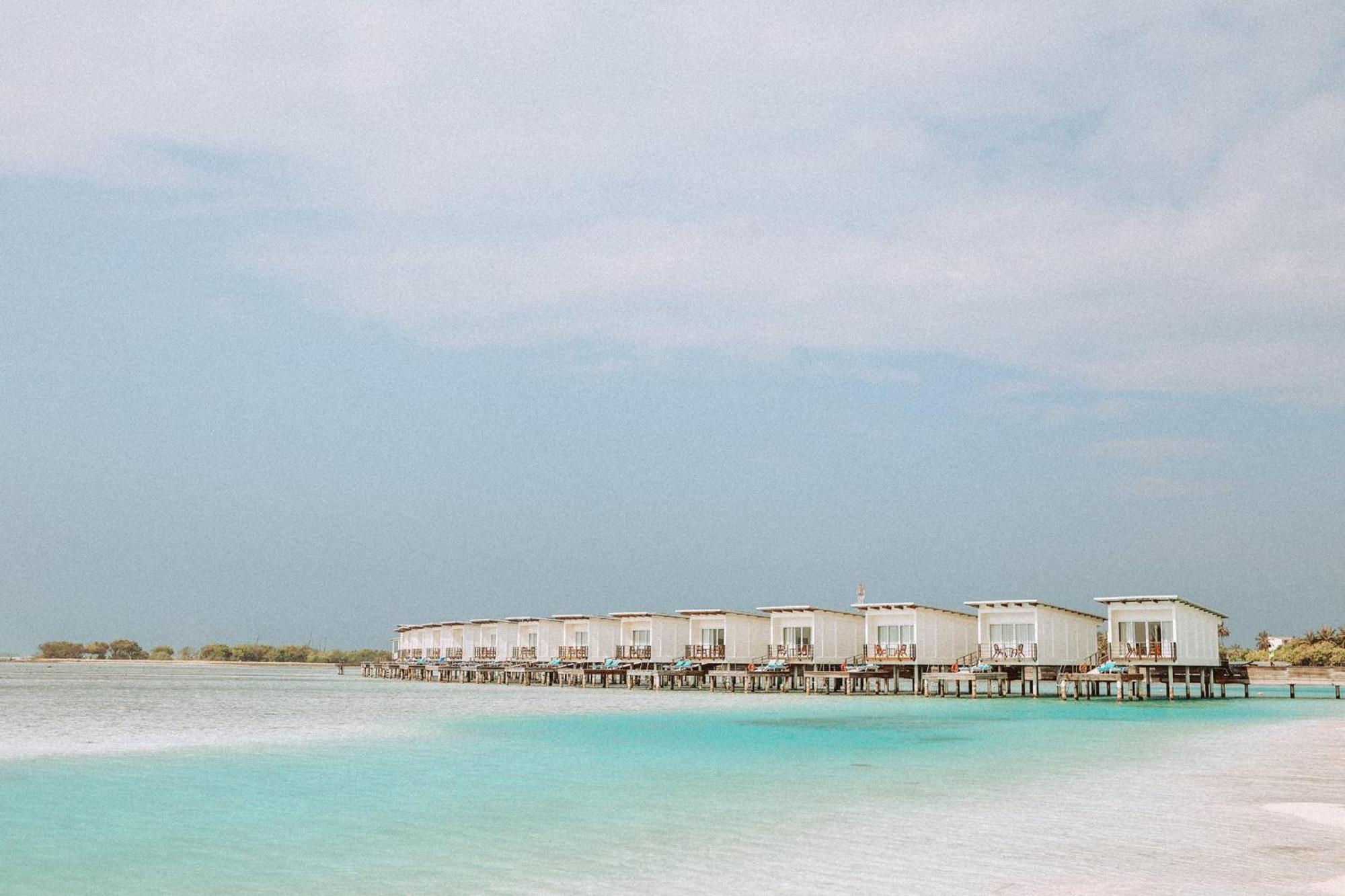 Kandooma Maldives: Kids Stay, Eat & Dive Free Resort 4*