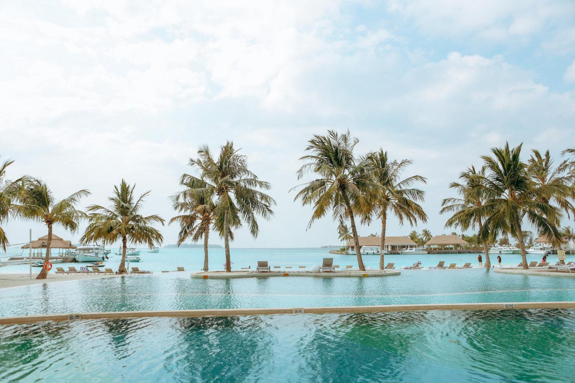 Resort Kandooma Maldives: Kids Stay, Eat & Dive Free 4*