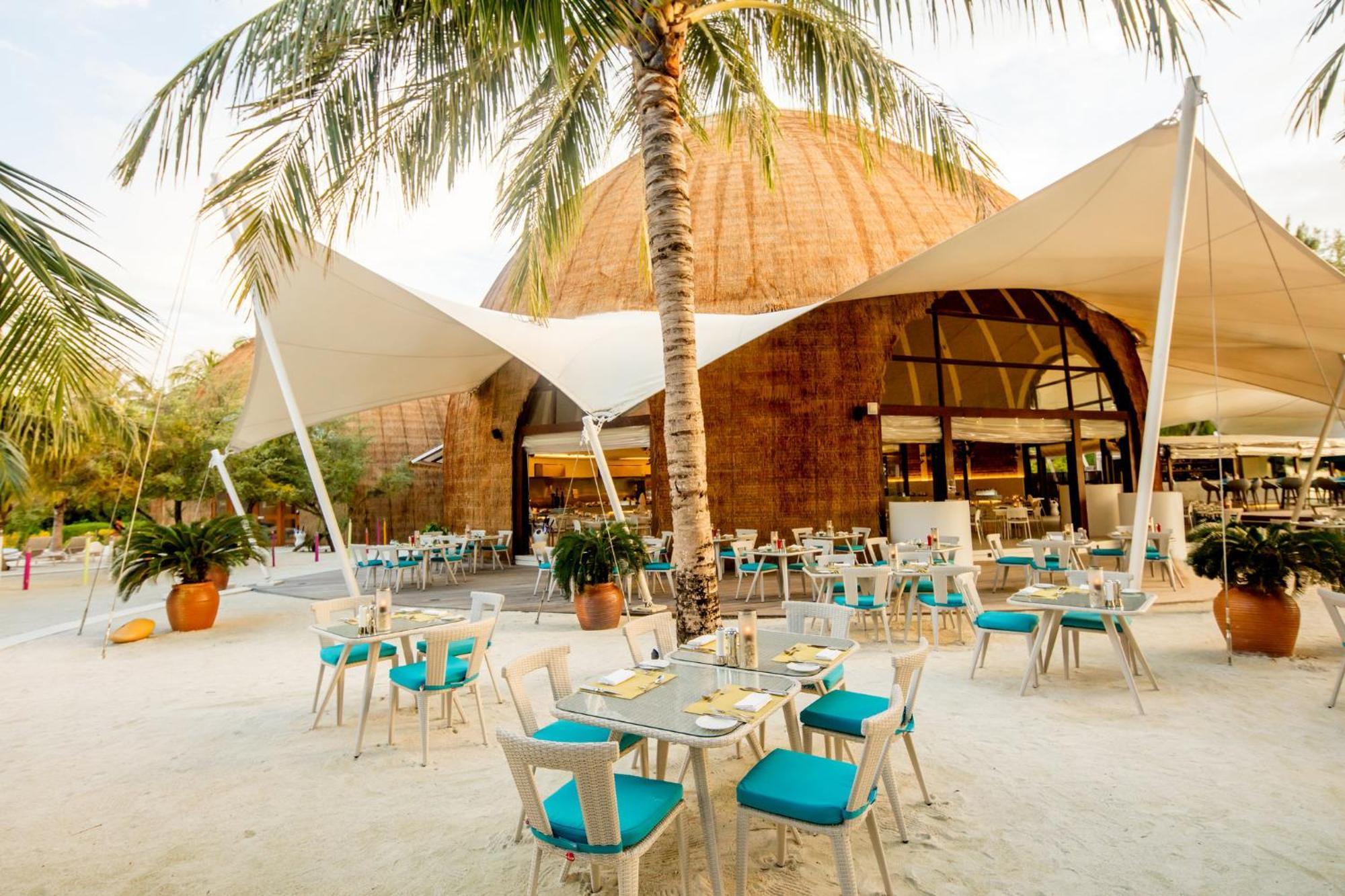 Resort Kandooma Maldives: Kids Stay, Eat & Dive Free